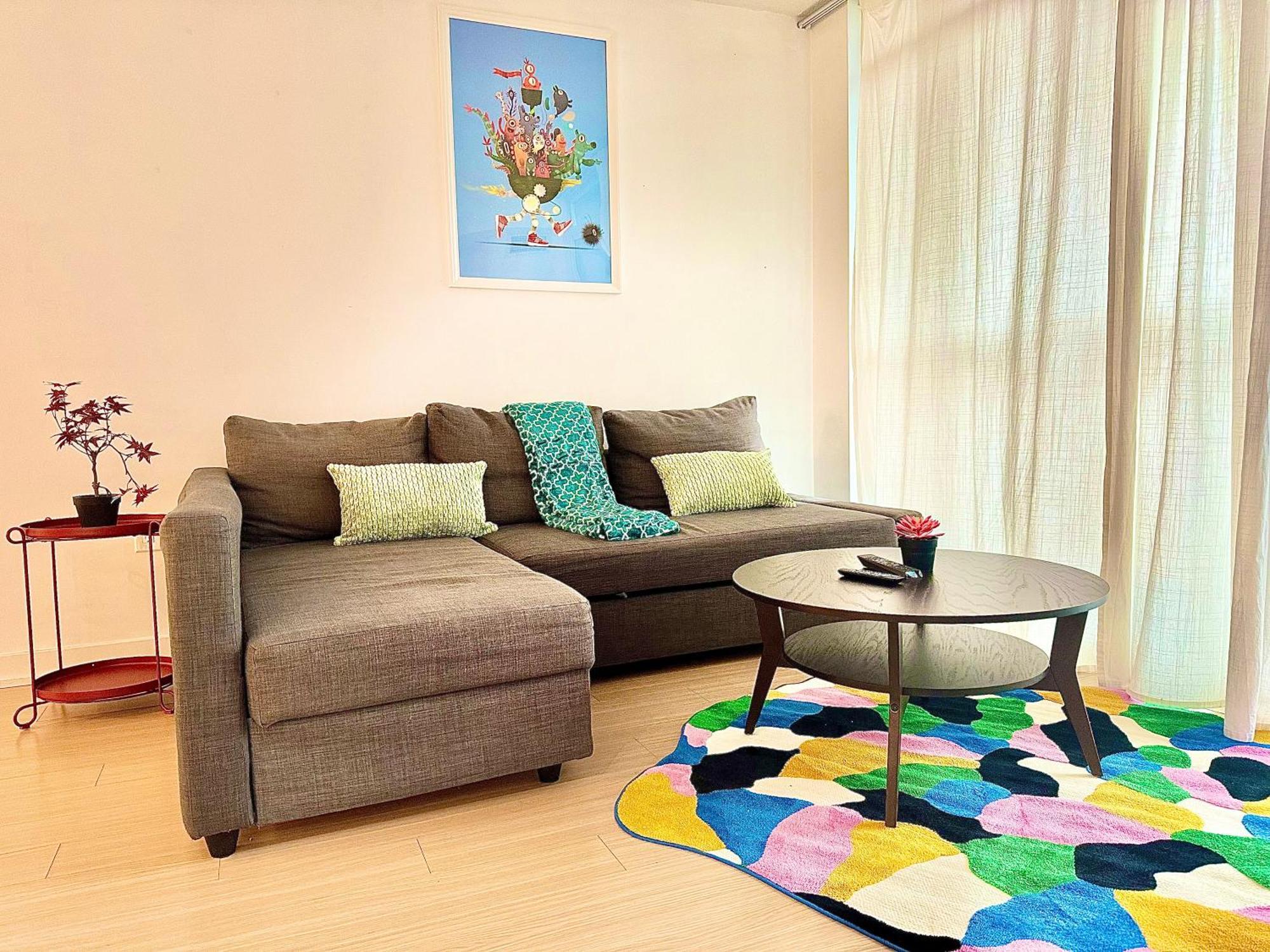 Lush Condo By Cntower - Free Parking โตรอนโต ภายนอก รูปภาพ