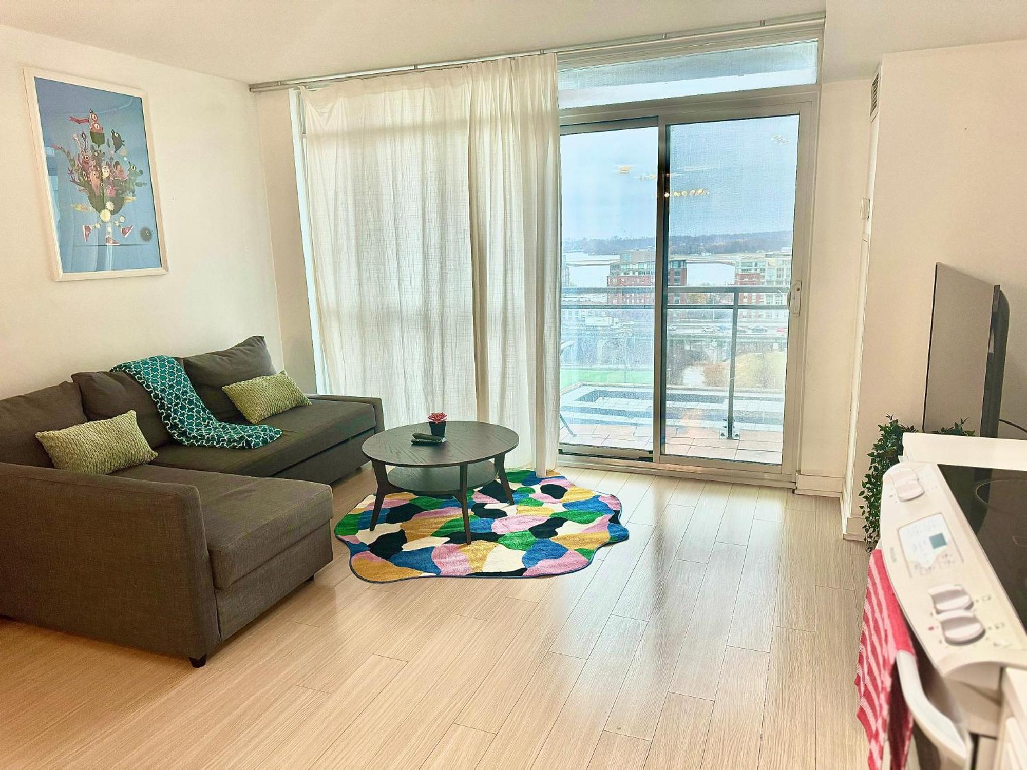 Lush Condo By Cntower - Free Parking โตรอนโต ภายนอก รูปภาพ